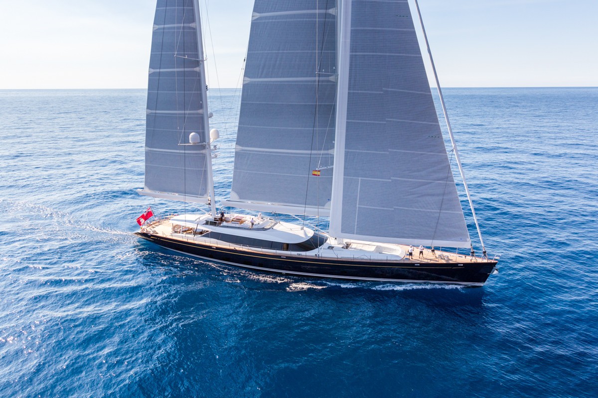 sailing yacht q